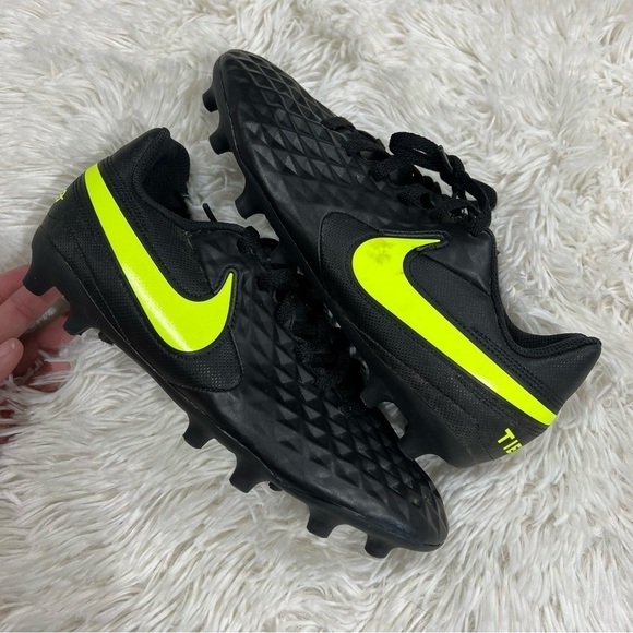 Nike Youth Tiempo Legend 8 Soccer Cleats AT5881-070 US Size 4 Black/Yellow - Picture 7 of 11